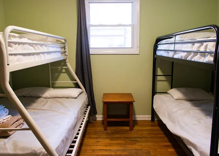 Music City Hostel